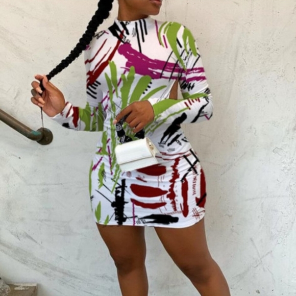 Backless Graffiti inspired mini dress - Picture 1 of 2